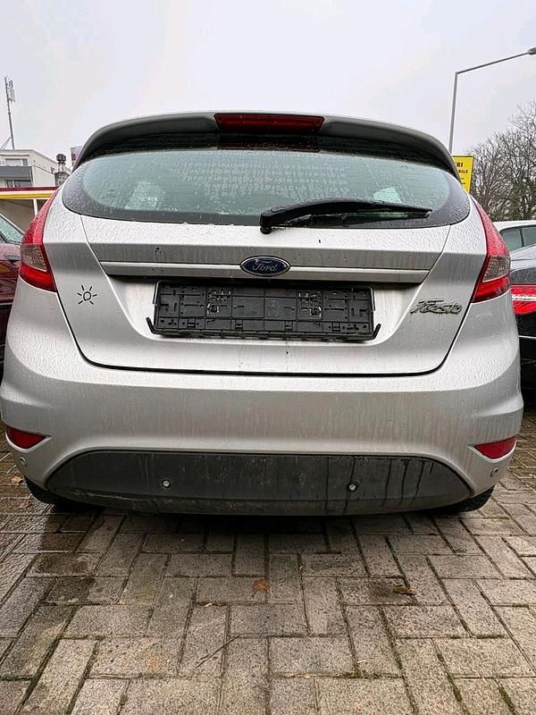 Gebraucht Ford Fiesta 68 PS (50 kW) 2009 Grau Kleinwagen