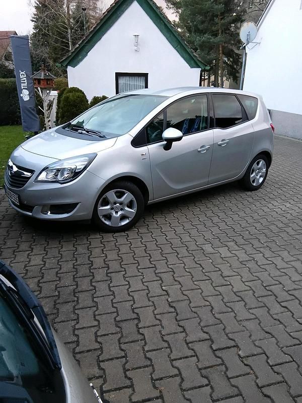 Silber Gebraucht 2016 Opel Meriva Edition Van / Kleinbus | 7.400 € (Fairer Preis) - Bild 1/4