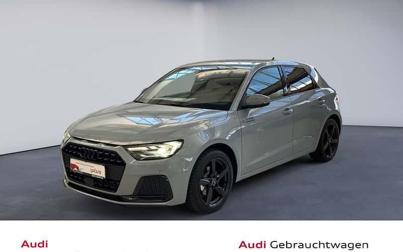 Grau Gebraucht 2025 Audi A1 Sportback Ambiente Kleinwagen | 26.850 € (Superpreis) - Bild 1/4