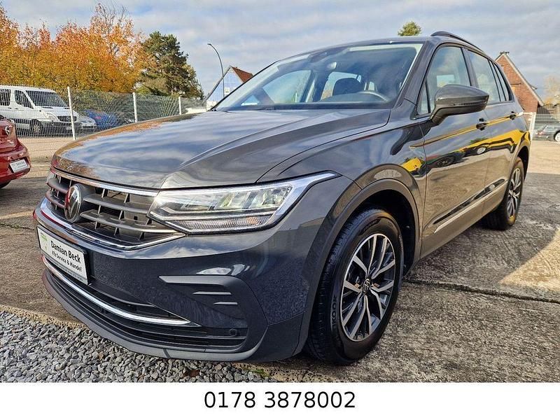 Uranograu/cinza urano Gebraucht 2023 VW Tiguan Life SUV | 25.600 € (Guter Preis) - Bild 1/4