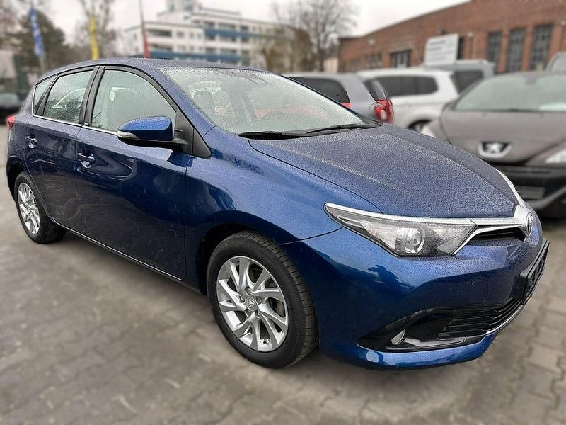 Gebraucht Toyota Auris Edition-S 116 PS (85 kW) 2016 Blau Limousine