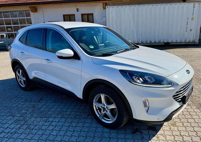Gebraucht Ford Kuga Titanium 120 PS (88 kW) 2020 Weiß SUV