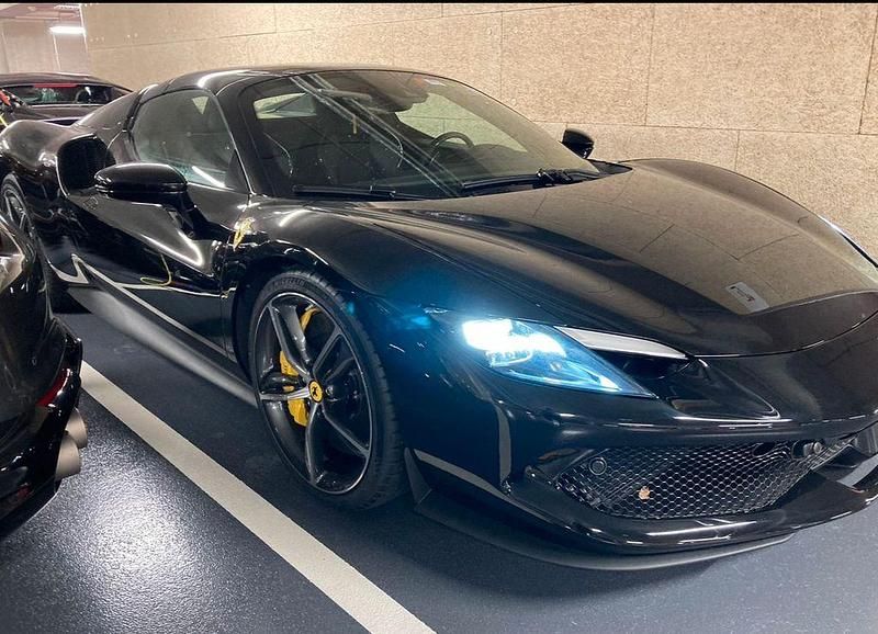 Neu Ferrari 296 829 PS (609 kW) 2025 Schwarz Cabrio