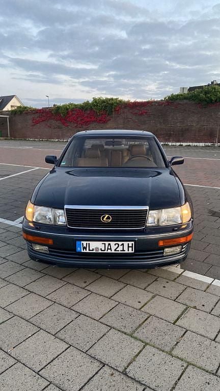 Blau Gebraucht 1993 Lexus LS400 Limousine | 11.999 € - Bild 1/4