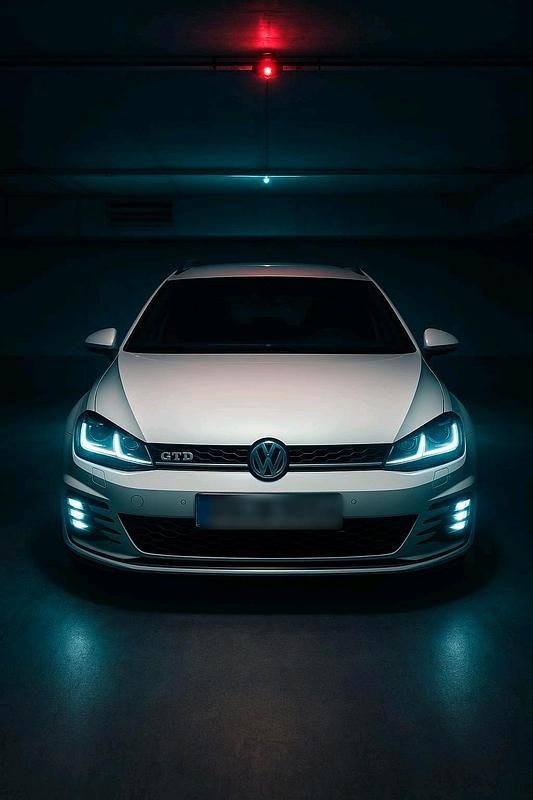 Weiß Gebraucht 2015 VW Golf VII Sound Kombi | 8.500 € (Guter Preis) - Bild 1/4