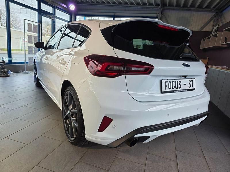 Gebraucht Ford Focus ST 280 PS (205 kW) 2024 Weiß Limousine