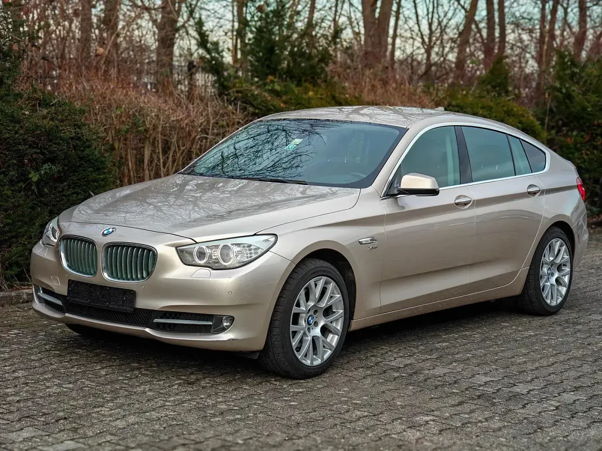 Gebraucht BMW 530 245 PS (180 kW) 2010 Gold Limousine