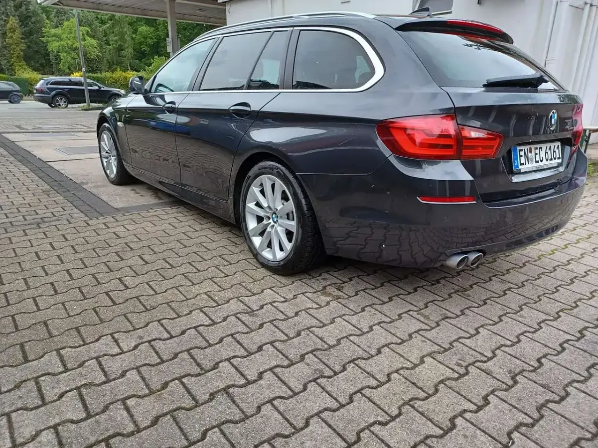 Gebraucht BMW 520 184 PS (135 kW) 2013 Grau Kombi