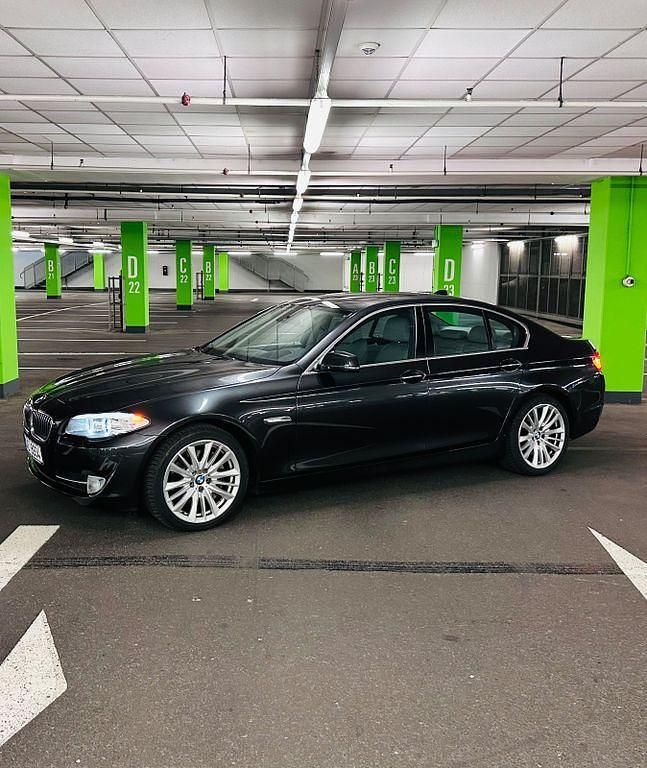 Grau Gebraucht 2010 BMW 535 Limousine | 14.500 € (Guter Preis) - Bild 1/4