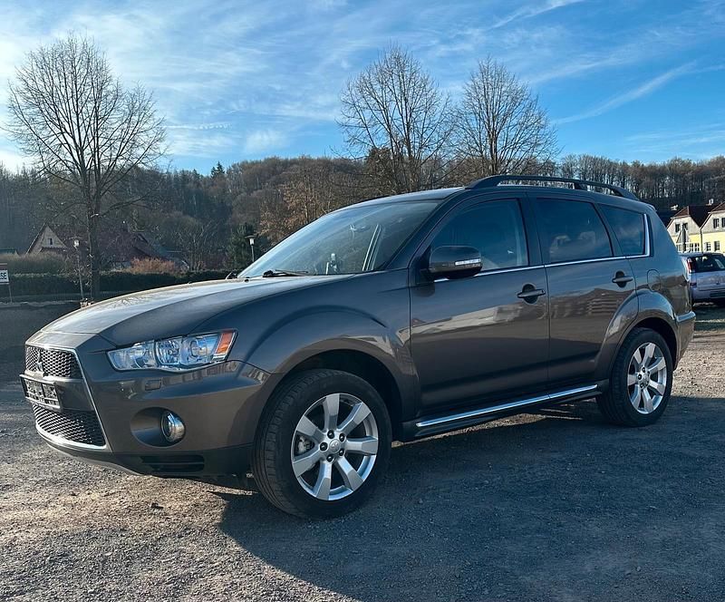 Gebraucht Mitsubishi Outlander Top 177 PS (130 kW) 2012 Braun SUV