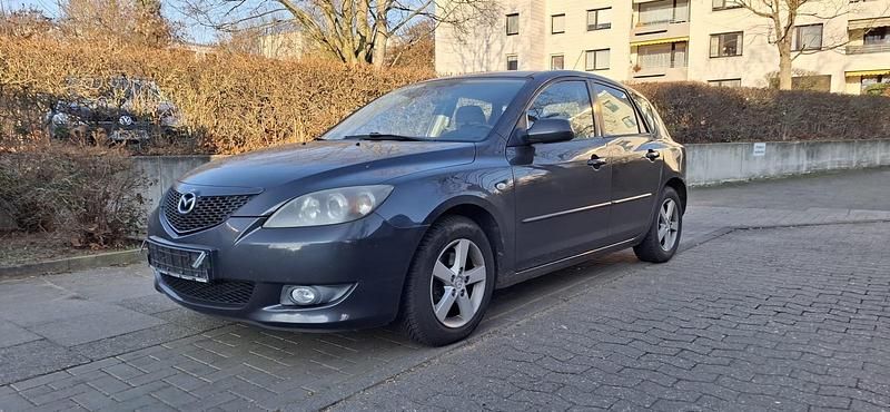 Grau Gebraucht 2006 Mazda 3 Limousine | 550 € (Guter Preis) - Bild 1/4