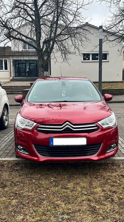 Gebraucht Citroën C4 PureTech 131 PS (96 kW) 2015 Rot Limousine