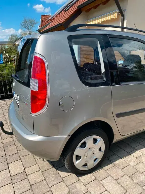 Gebraucht Skoda Roomster Plus Edition 69 PS (50 kW) 2010 Beige Van / Kleinbus