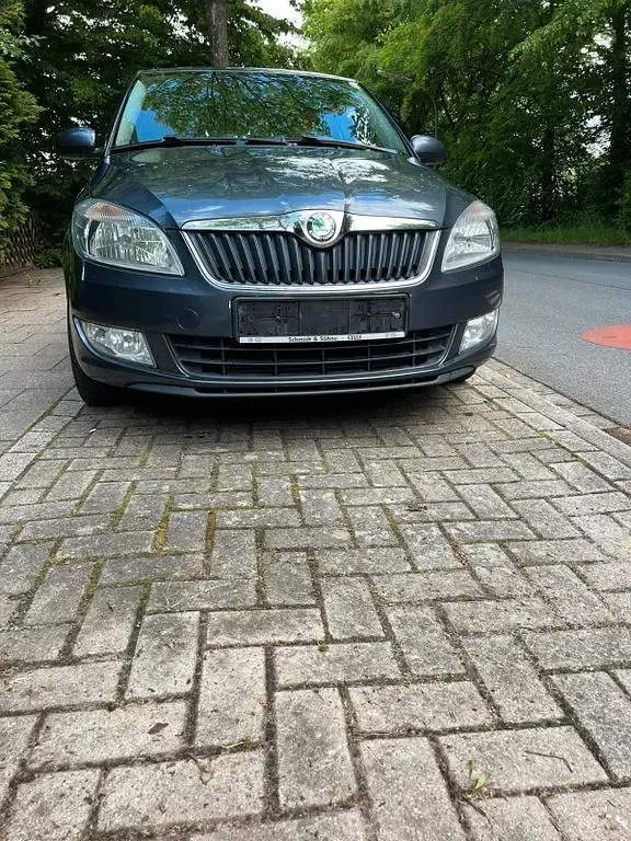 Gebraucht Skoda Fabia Active 75 PS (55 kW) 2012 Grau Limousine