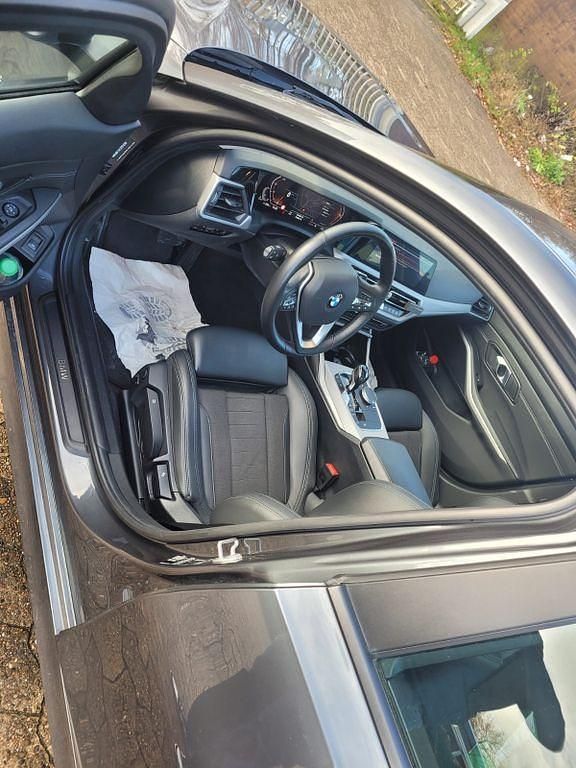 Gebraucht BMW 318 150 PS (110 kW) 2021 Grau Limousine
