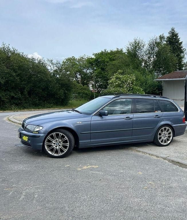 Blau Gebraucht 2005 BMW 320 Lifestyle Kombi | 1.500 € (Guter Preis) - Bild 1/4