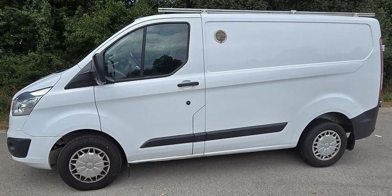 Weiß Gebraucht 2014 Ford Transit Custom Trend Van / Kleinbus | 11.200 € (Superpreis) - Bild 1/4