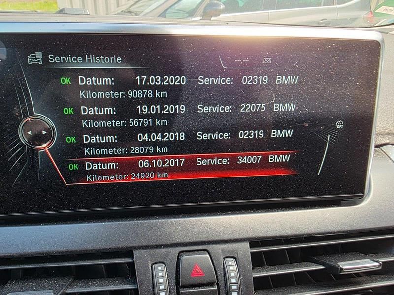 Gebraucht BMW 218 Active Tourer Advantage 150 PS (110 kW) 2017 Schwarz Van / Kleinbus