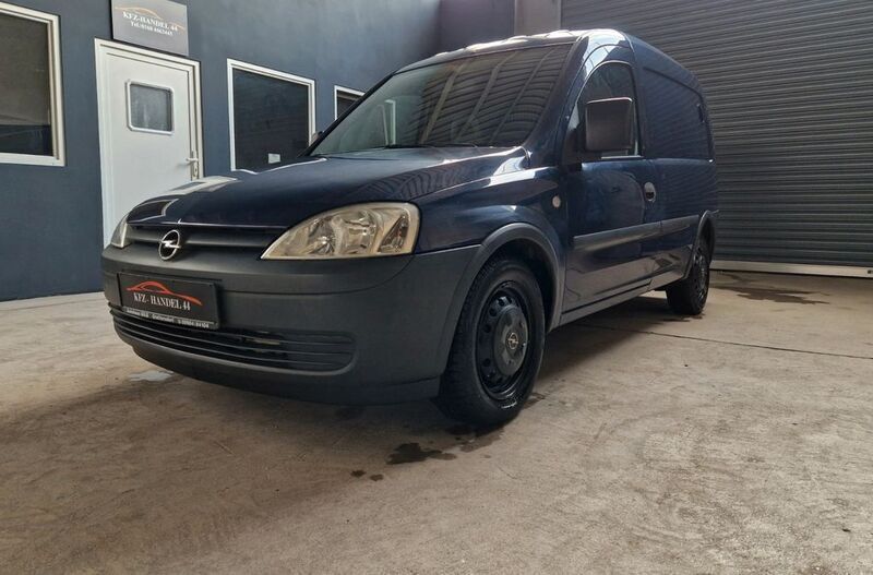 Second-hand Opel Combo 69 CP (50 kW) 2011 Albastru Monovolum