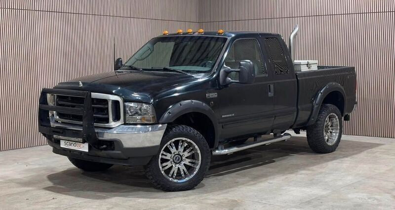 Schwarz Gebraucht 2002 Ford F250 Lariat SUV | 7.500 € - Bild 1/4