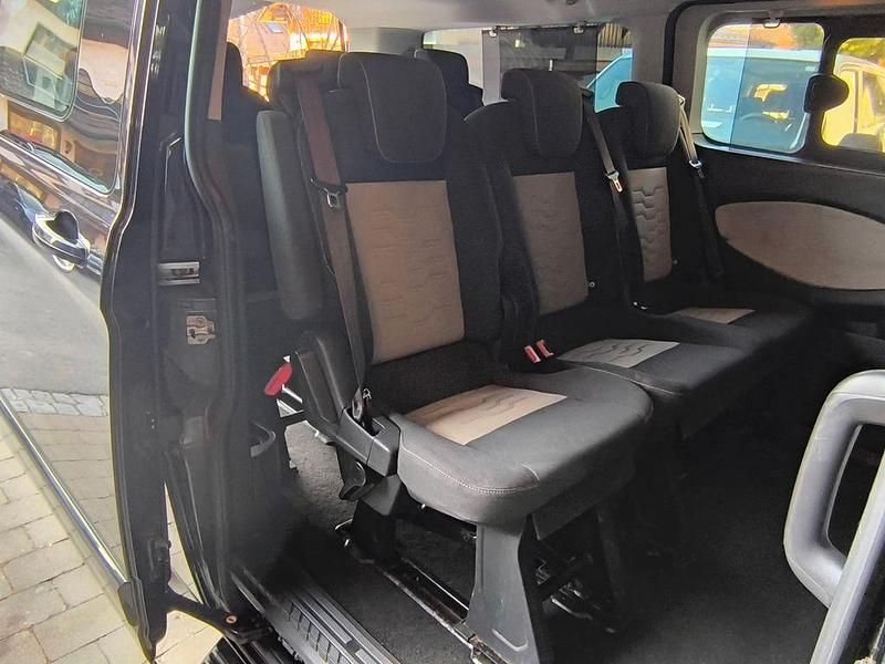 Gebraucht Ford Tourneo 155 PS (114 kW) 2013 Schwarz Van / Kleinbus