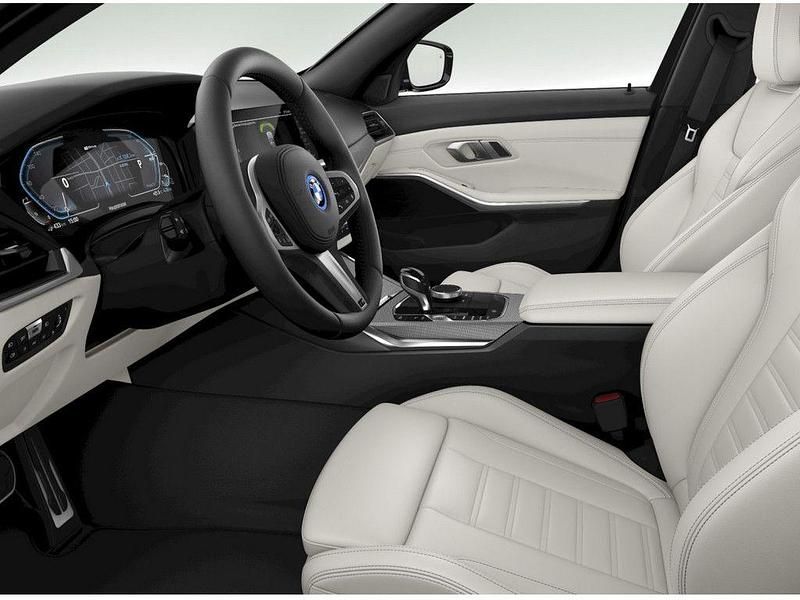 Gebraucht BMW 330 M Sport 252 PS (185 kW) 2021 Blau Limousine