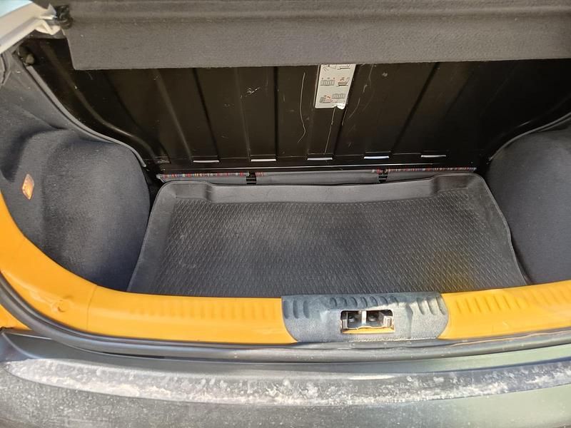 Gebraucht VW Fox 54 PS (39 kW) 2005 Gelb Kleinwagen