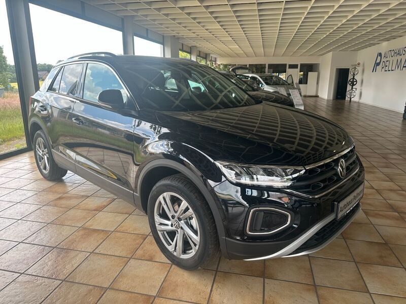 Schwarz Neu 2024 VW T-Roc Life SUV | 26.200 € - Bild 1/4