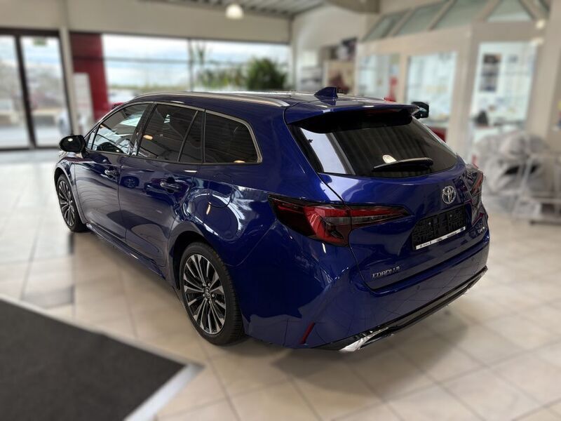 Gebraucht Toyota Corolla Team 196 PS (144 kW) 2025 Blue metallic Kombi