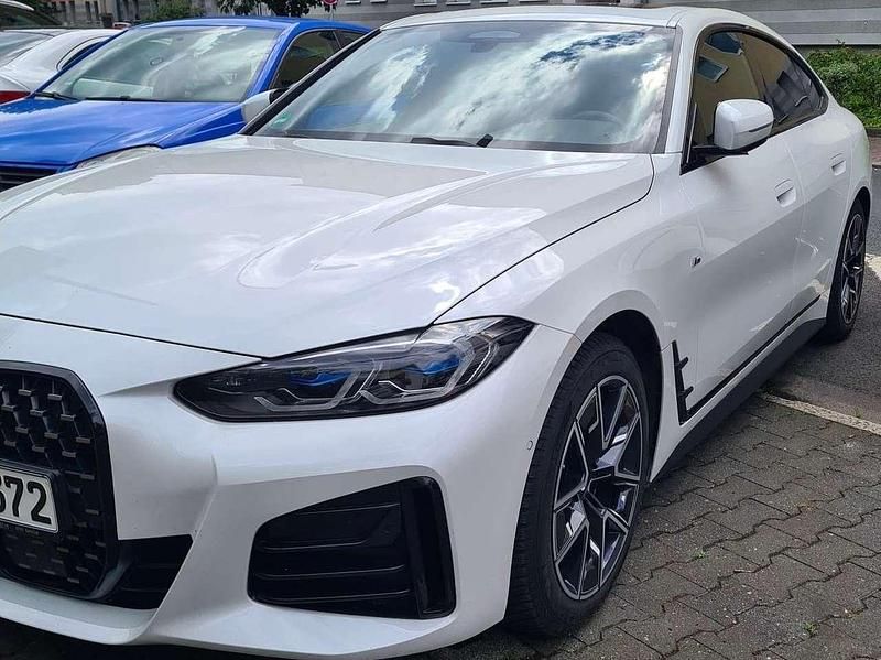 Weiß Gebraucht 2022 BMW 420 Gran Coupé M Sport Coupé | 40.500 € (Fairer Preis) - Bild 1/4