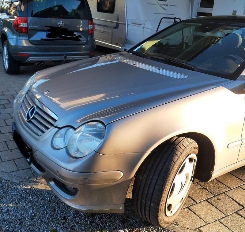 Gebraucht Mercedes C200 122 PS (89 kW) 2008 Silber