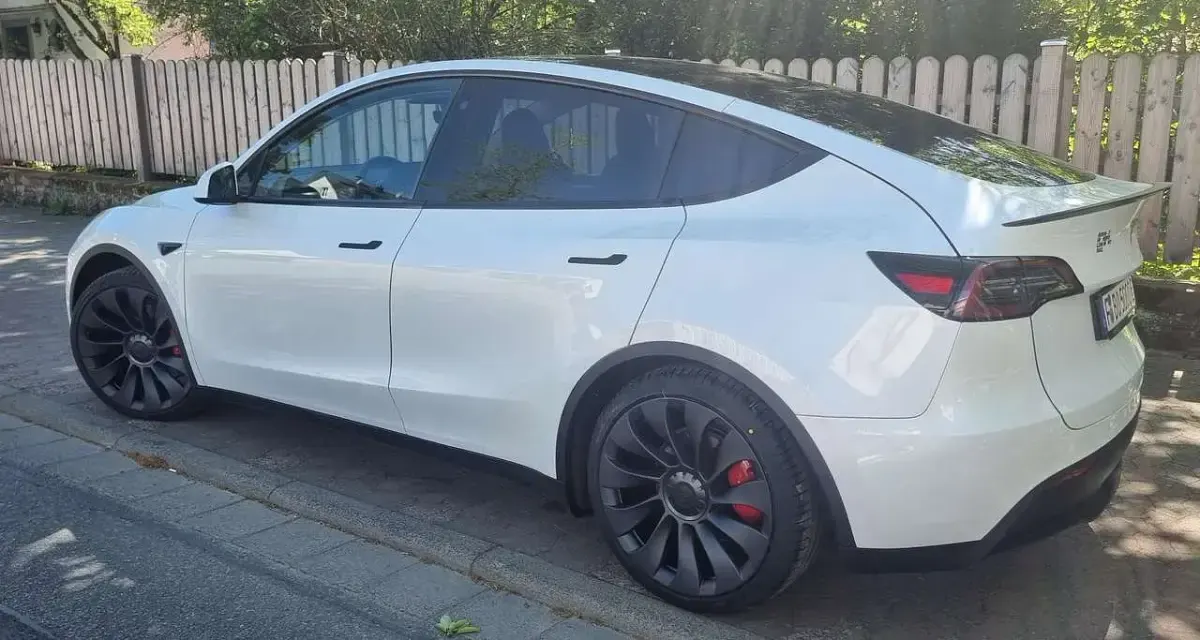 Gebraucht Tesla Model Y Performance 378 kW (514 PS) 2022 Pearl white multicoat SUV