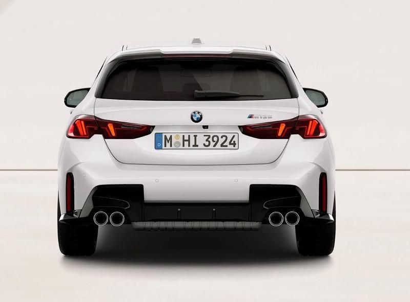 Neu BMW M135 Performance 300 PS (220 kW) 2026 Weiß Kleinwagen