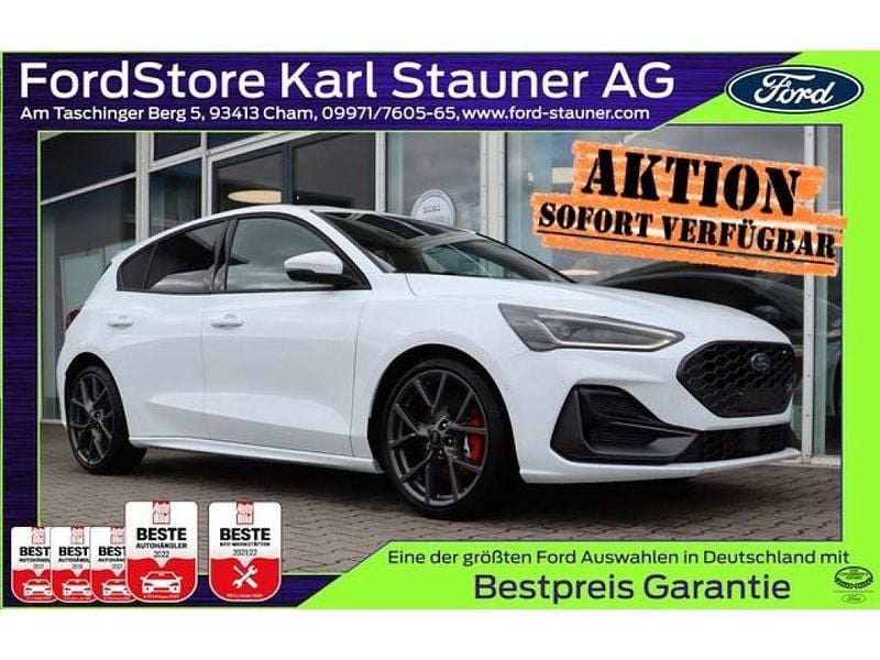 Frozen white Gebraucht 2025 Ford Focus ST Limousine | 34.680 € (Guter Preis) - Bild 1/4
