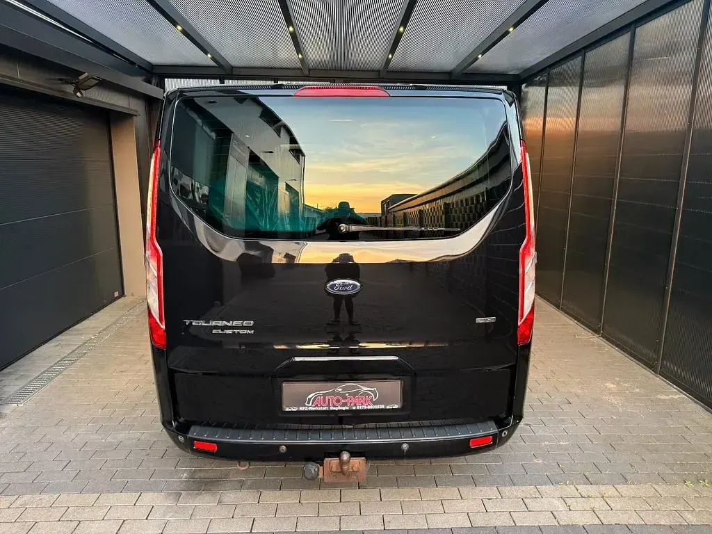 Gebraucht Ford Tourneo 155 PS (114 kW) 2013 Schwarz Van / Kleinbus