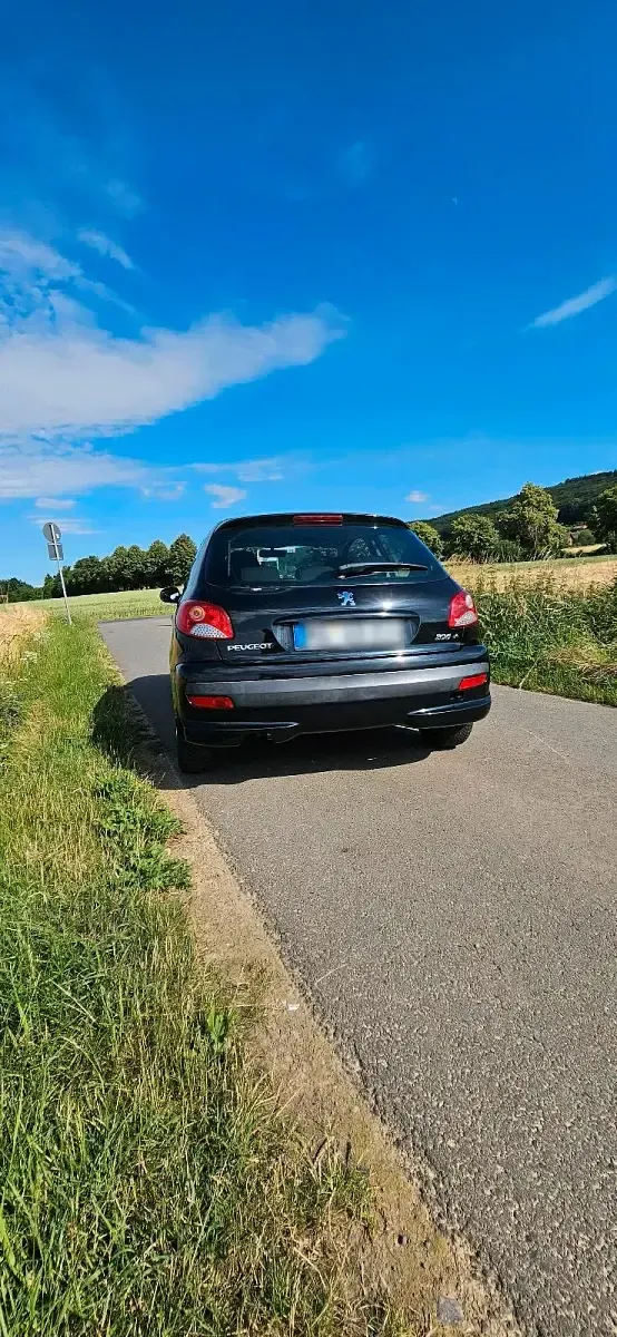 Gebraucht Peugeot 206+ 60 PS (44 kW) 2009 Schwarz Kleinwagen