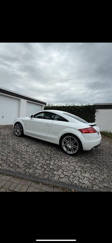 Weiß Gebraucht 2008 Audi TT Coupé | 6.500 € (Guter Preis) - Bild 1/4