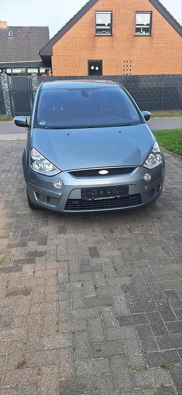 Gebraucht 2010 Ford S-MAX Van / Kleinbus | 3.850 € (Guter Preis) - Bild 1/4