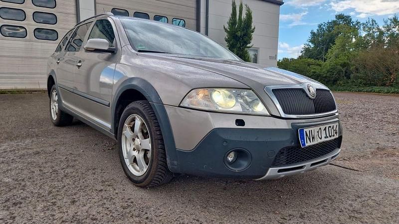 Beige Gebraucht 2007 Skoda Octavia Scout 4x4 Kombi | 2.900 € (Fairer Preis) - Bild 1/4