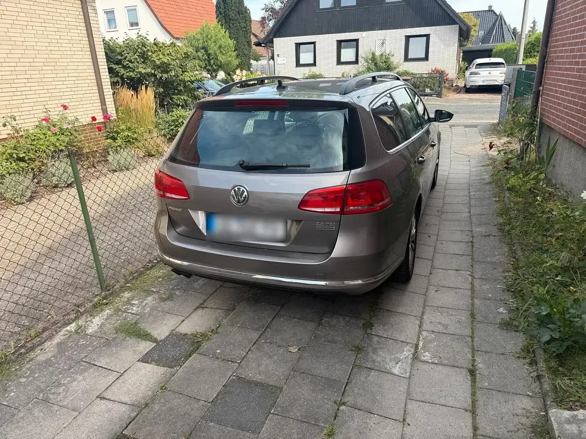 Gebraucht VW Passat 140 PS (102 kW) 2011 Braun Kombi