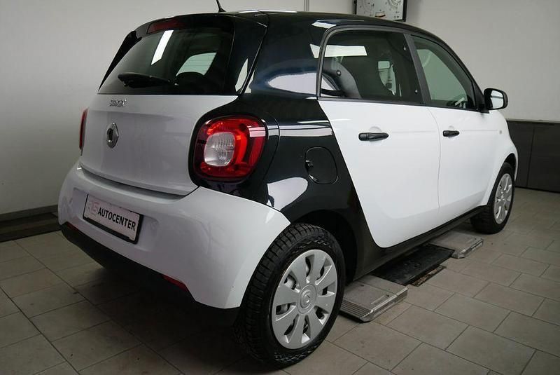 Gebraucht Smart ForFour 71 PS (52 kW) 2017 Weiß Kleinwagen