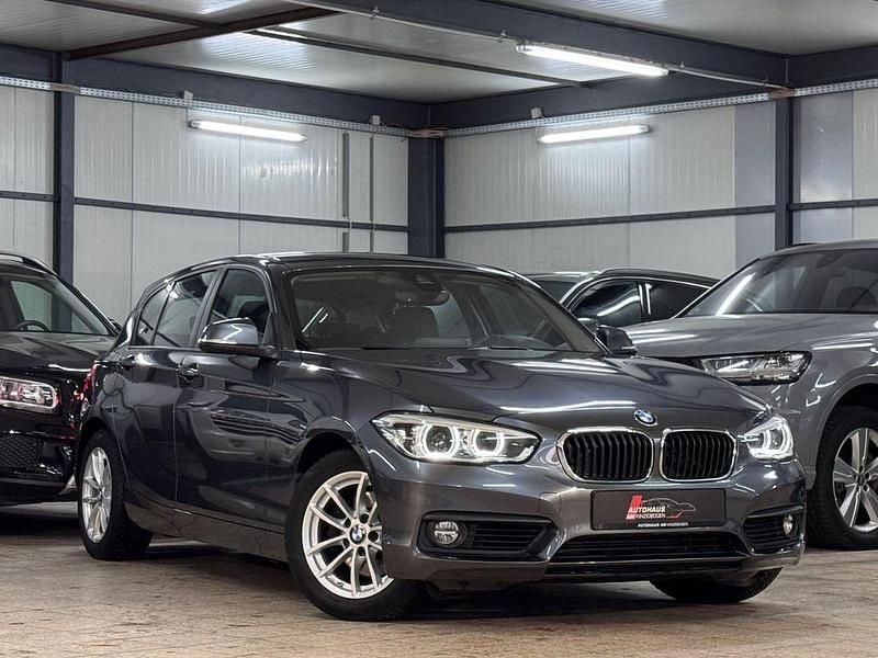 Grau Gebraucht 2019 BMW 120 Advantage Kleinwagen | 18.590 € (Superpreis) - Bild 1/4