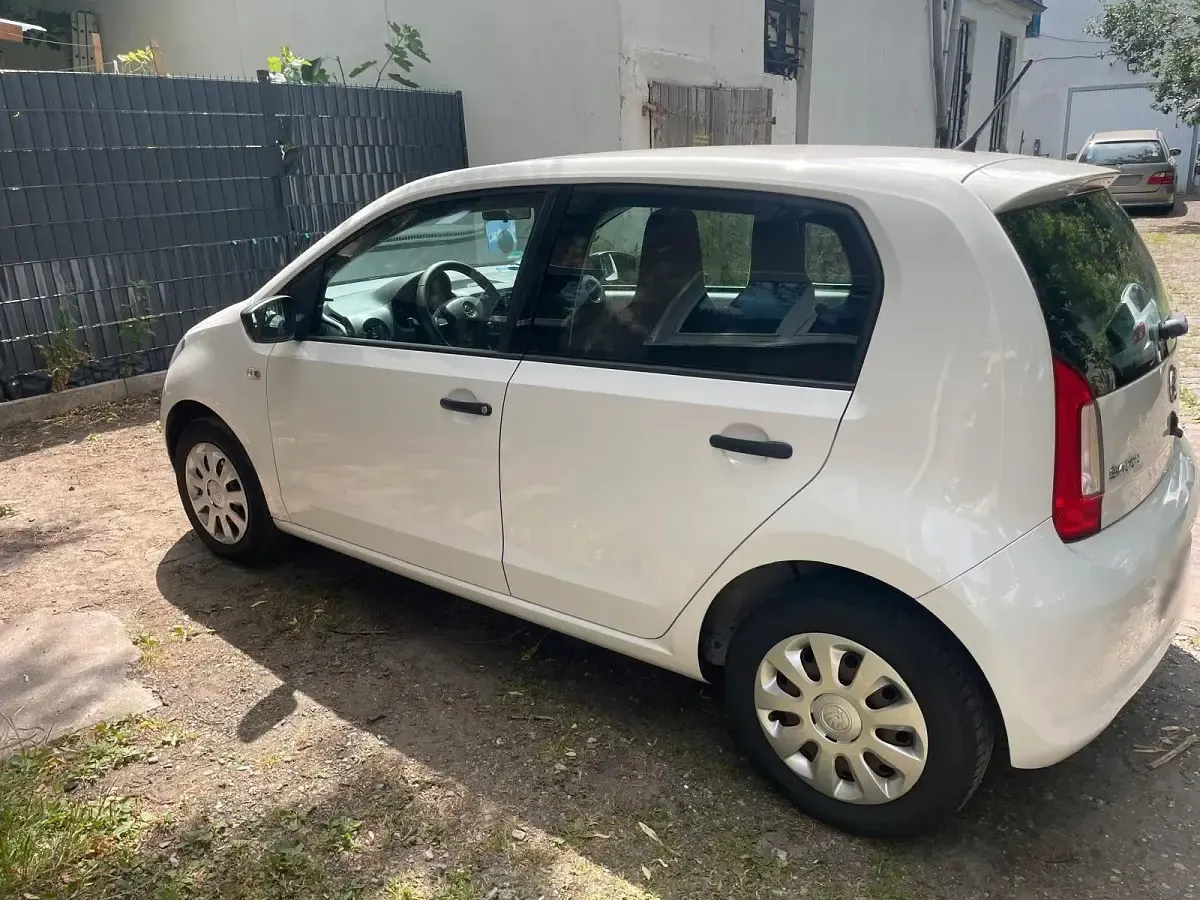 Gebraucht Skoda Citigo Active 60 PS (44 kW) 2015 Weiß Kleinwagen