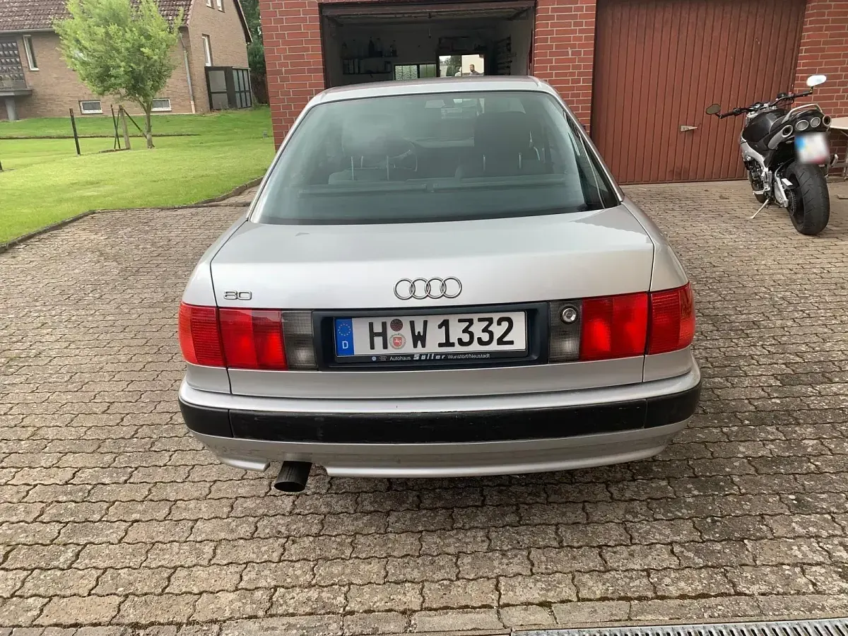 Gebraucht Audi 80 90 PS (66 kW) 1993 Silber Limousine