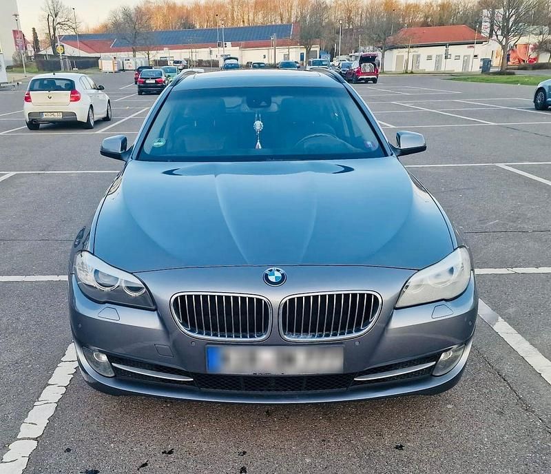 Gebraucht BMW 520 184 PS (135 kW) 2010 Grau Kombi