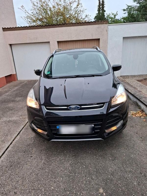 Gebraucht Ford Kuga Trend 120 PS (88 kW) 2015 Schwarz SUV