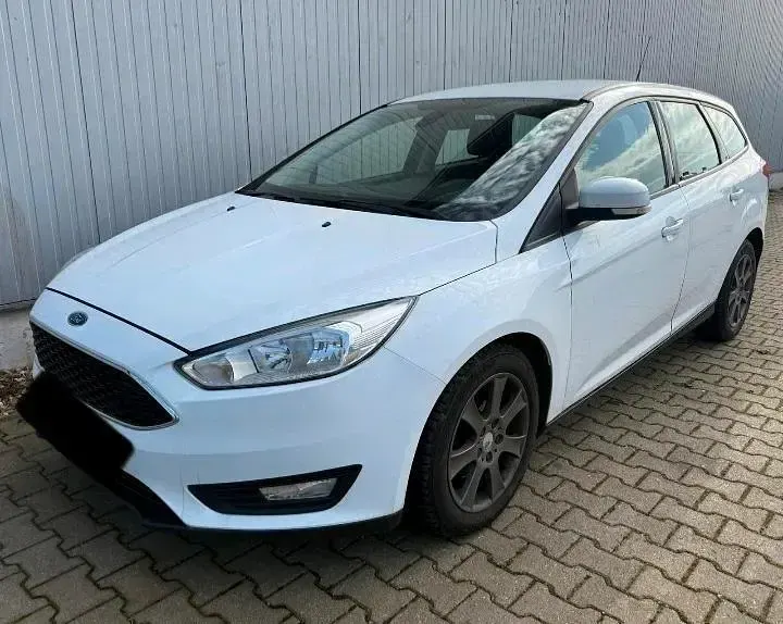 Usata Ford Focus 120 CV (88 kW) 2015 Bianco Station wagon