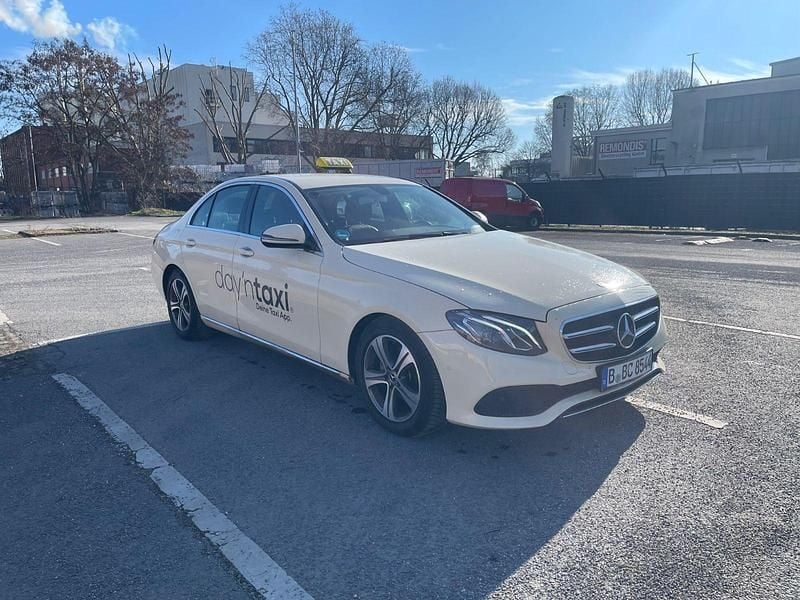 Gebraucht Mercedes E200 160 PS (117 kW) 2019 Beige Limousine