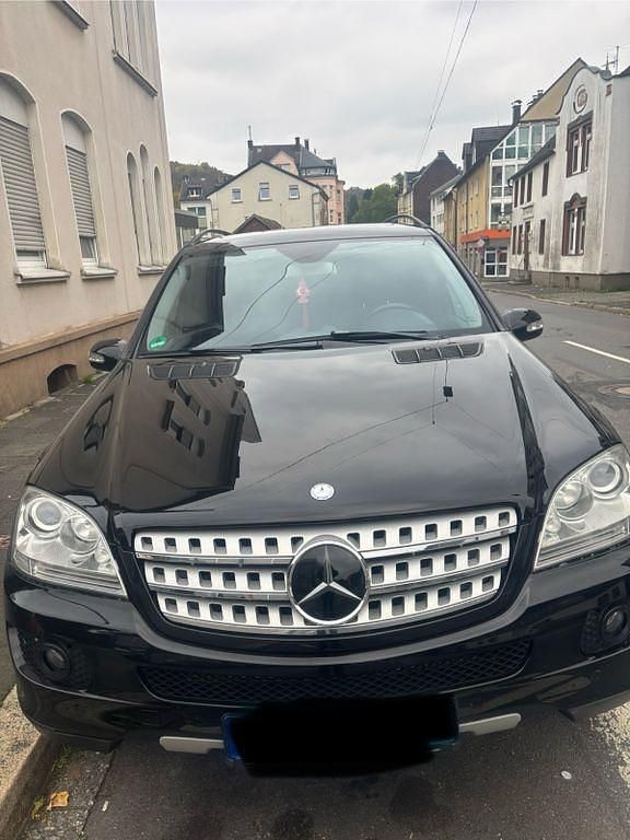 Gebraucht Mercedes ML350 272 PS (200 kW) 2007 Schwarz SUV