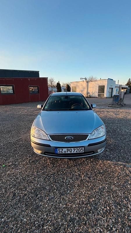 Blau Gebraucht 2004 Ford Mondeo Limousine | 2.200 € (Fairer Preis) - Bild 1/4